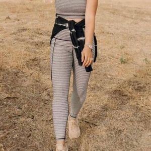 Carly Jean Los Angeles Leggings